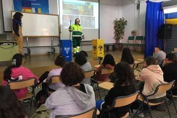Campaña para fomentar el reciclaje de envases ligeros y papel y cartón en 12 centros educativos de Telde/TA.